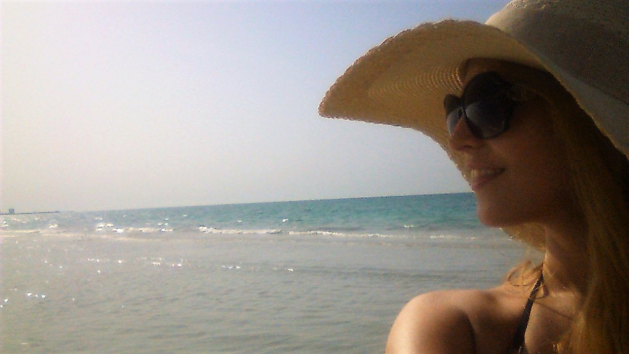 selfie-at-the-saadiyat-beach
